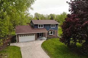 10234 N La Cresta Dr, Mequon, WI 53092 - Photo 19