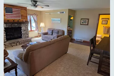 2817  Jones St, Delavan, WI 53115 - Photo 9