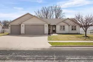 308 Grant St, Holmen, WI 54636 - Photo 1