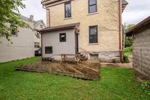 406 S 3rd St, Watertown, WI 53094 - Photo 29