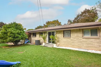 10723 W Rohr Ave, Milwaukee, WI 53225 - Photo 27