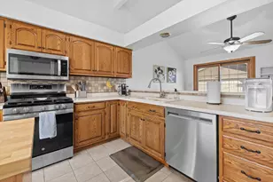 5804 69th St, Kenosha, WI 53142 - Photo 7