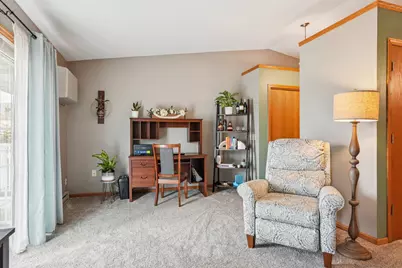 1421  Watercress Cir, West Bend, WI 53095 - Photo 5