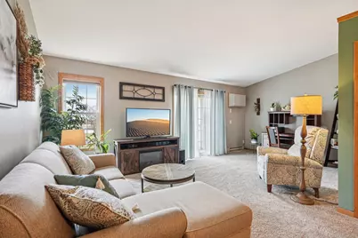 1421  Watercress Cir, West Bend, WI 53095 - Photo 3