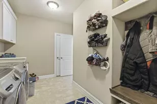 W47N863 Bobolink Ave, Cedarburg, WI 53012 - Photo 21