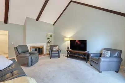 2324 W Cumberland Ct, Mequon, WI 53092 - Photo 7