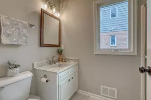 2324 W Cumberland Ct, Mequon, WI 53092 - Photo 17