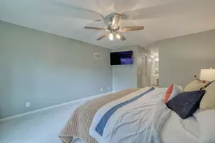 2324 W Cumberland Ct, Mequon, WI 53092 - Photo 13