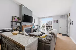 W206N16731 Blackberry Cir, Jackson, WI 53037 - Photo 3