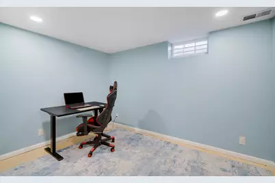 4570 N 101st St, Wauwatosa, WI 53225 - Photo 11