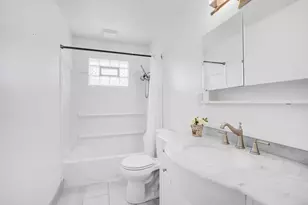 4570 N 101st St, Wauwatosa, WI 53225 - Photo 9