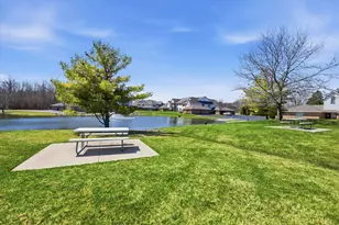 811 Cheyenne Ave, Grafton, WI 53024 - Photo 3