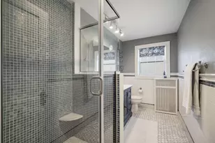 2230 E Bradford Ave, Milwaukee, WI 53211 - Photo 11