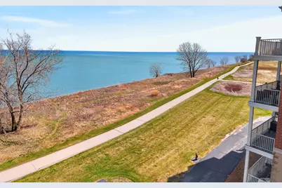 4120 S Lake Dr #159, Saint Francis, WI 53235 - Photo 25