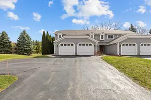 2423 Willowood Dr, Waukesha, WI 53188 - Photo 25