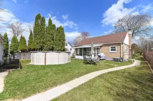 3873 S 56th St, Greenfield, WI 53220 - Photo 27