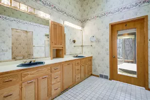 2128 Hunters Ridge Ct, Manitowoc, WI 54220 - Photo 37