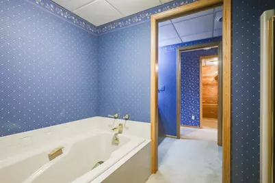 2128  Hunters Ridge Ct, Manitowoc, WI 54220 - Photo 55