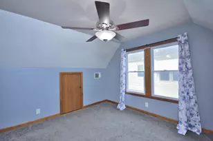 8104 W Center St, Milwaukee, WI 53222 - Photo 15