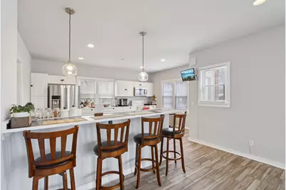 8051 N Granville Rd, Milwaukee, WI 53224 - Photo 11