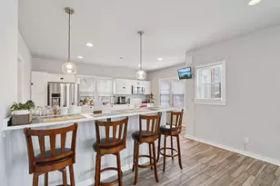 8051 N Granville Rd, Milwaukee, WI 53224 - Photo 11
