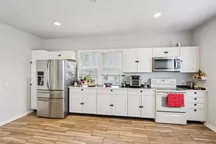 8051 N Granville Rd, Milwaukee, WI 53224 - Photo 19