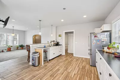 8051 N Granville Rd, Milwaukee, WI 53224 - Photo 15