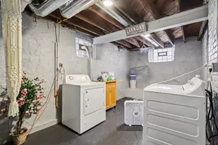 8051 N Granville Rd, Milwaukee, WI 53224 - Photo 53