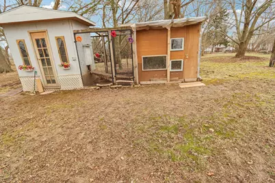 8051 N Granville Rd, Milwaukee, WI 53224 - Photo 69