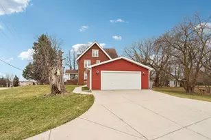 8051 N Granville Rd, Milwaukee, WI 53224 - Photo 73