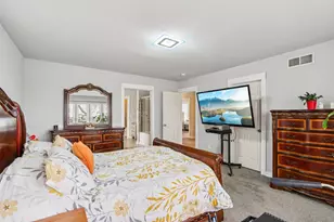 8051 N Granville Rd, Milwaukee, WI 53224 - Photo 37