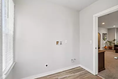 8051 N Granville Rd, Milwaukee, WI 53224 - Photo 27