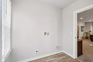 8051 N Granville Rd, Milwaukee, WI 53224 - Photo 27