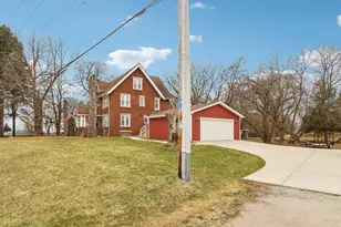 8051 N Granville Rd, Milwaukee, WI 53224 - Photo 75