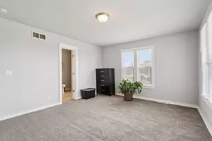 8051 N Granville Rd, Milwaukee, WI 53224 - Photo 43