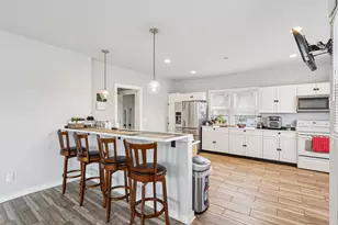 8051 N Granville Rd, Milwaukee, WI 53224 - Photo 13