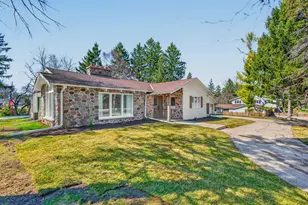 1635 Highland Dr, Elm Grove, WI 53122 - Photo 49