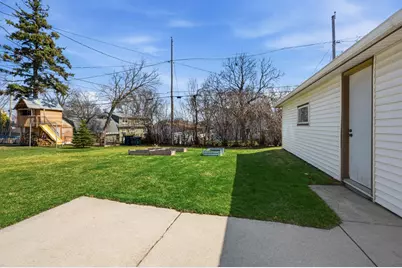 1300 S 95th St, West Allis, WI 53214 - Photo 17