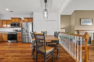 8517 S Stratford Rd, Oak Creek, WI 53154 - Photo 7