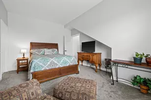 8517 S Stratford Rd, Oak Creek, WI 53154 - Photo 15