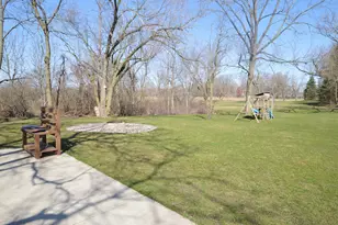 10063 S Chicago Rd, Oak Creek, WI 53154 - Photo 15