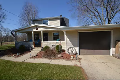 10063 S Chicago Rd, Oak Creek, WI 53154 - Photo 1