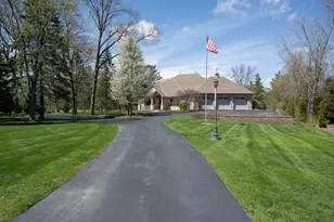 1512 W County Line Rd, Mequon, WI 53092 - Photo 3