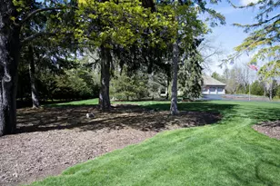 1512 W County Line Rd, Mequon, WI 53092 - Photo 9