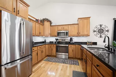 1456  Dovetail Dr, Hartford, WI 53027 - Photo 7