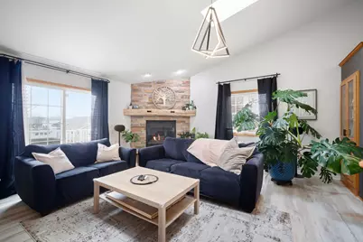 1456  Dovetail Dr, Hartford, WI 53027 - Photo 11