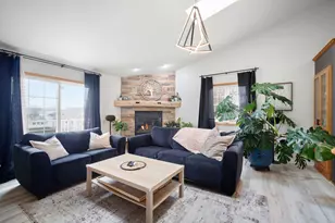 1456 Dovetail Dr, Hartford, WI 53027 - Photo 11