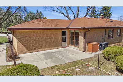 4600 S 121st St, Greenfield, WI 53228 - Photo 21