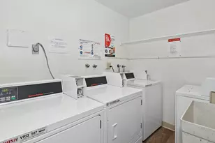 5253 N Lovers Lane Rd, Milwaukee, WI 53225 - Photo 29