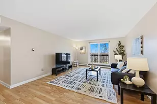 5253 N Lovers Lane Rd, Milwaukee, WI 53225 - Photo 5